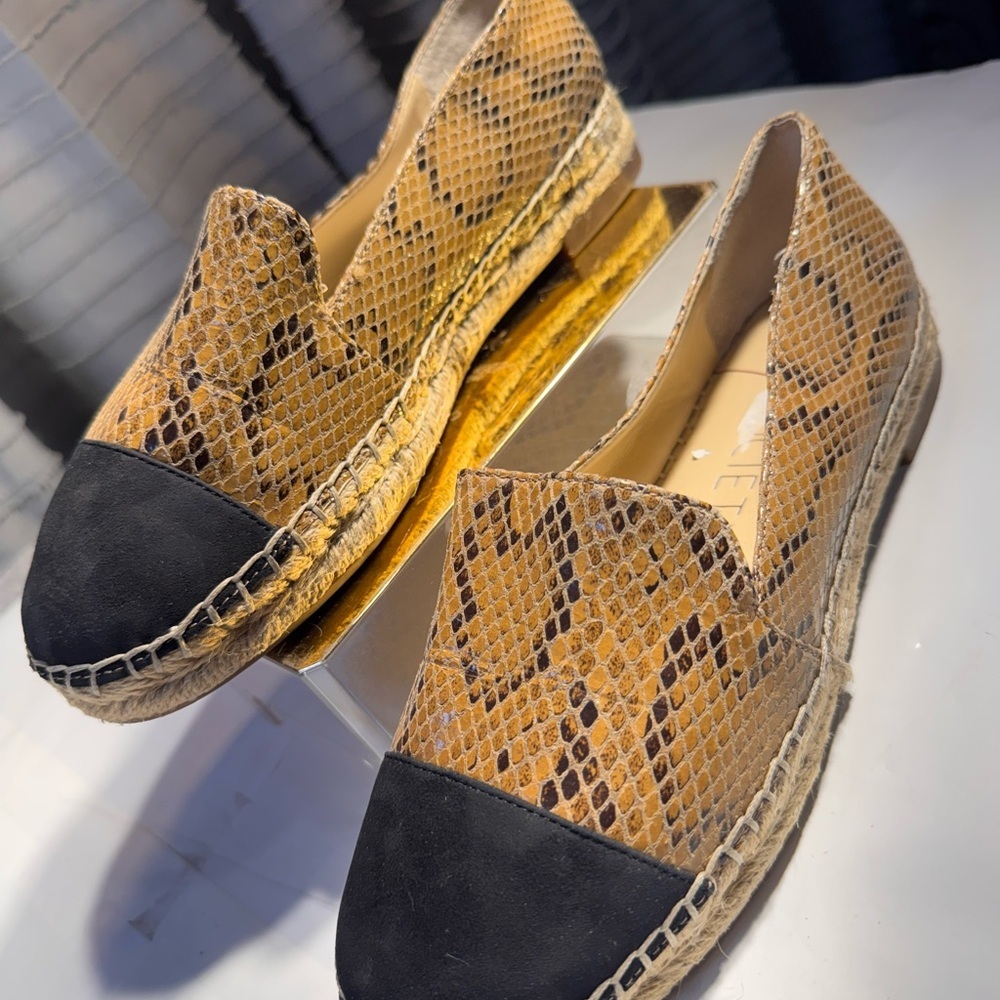 Slip-On Snakeskin Espadrille Flats - Black & Tan
